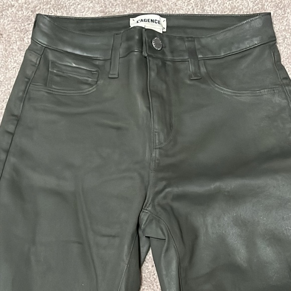 NEW w/o tags L’AGENCE coated green pants Size 25 - Picture 2 of 6